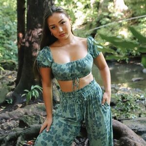 NWT Lexbreezy Hawaii Pohinahina Turquoise Lola Crop Top